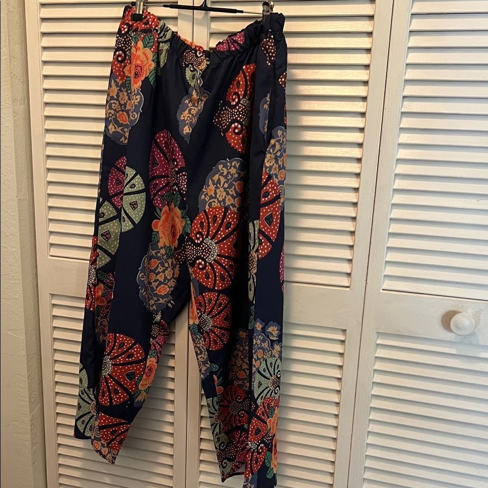 #1032+ Colorful Floral Patterned Pants - Picture 1 of 6